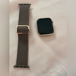 Apple Watch Series 6 40m, rose color, like new with band and charger.